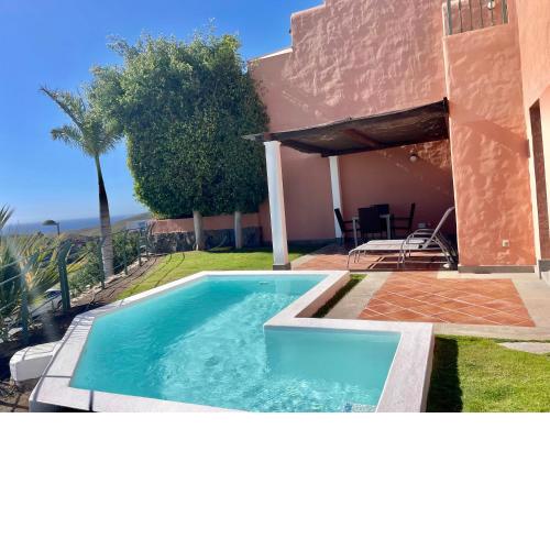 SALOBRE GOLF VILLA, POOL, BBQ, WIFI, STUNNING VIEWS