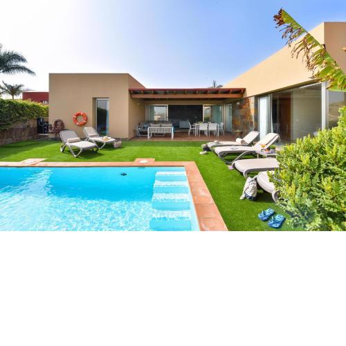 Salobre Villa with Pool Par 4 nr 9