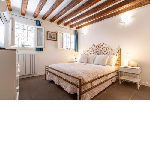 San Giacomo pied-a-terre house