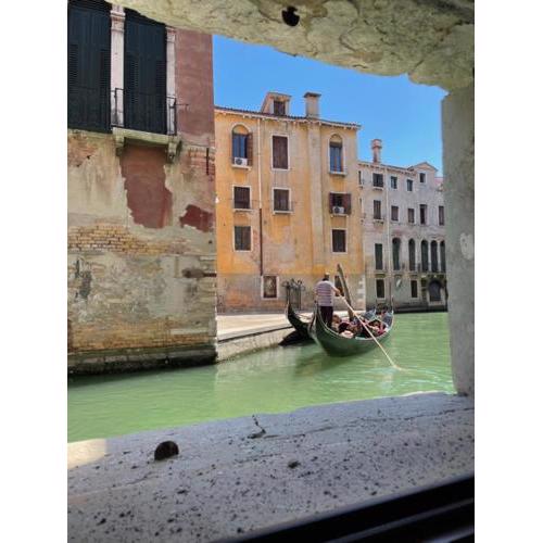 San Marco apartment with CANAL VIEW
