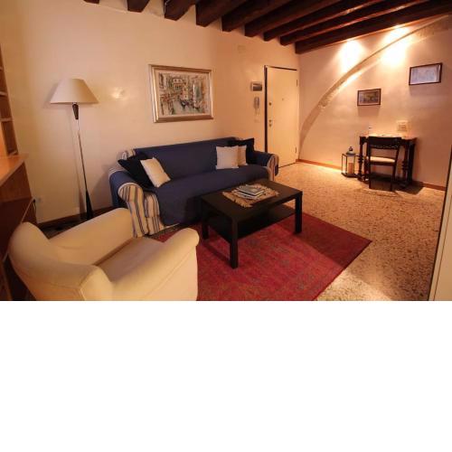 San Marco charming apartment with canal view
