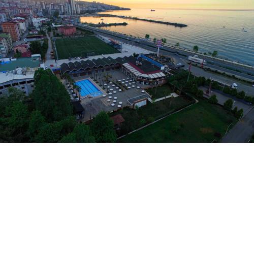 Sandal Otel
