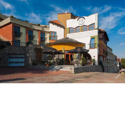 Sándor Hotel