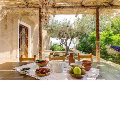 Sandy beach & garden ~ Mesodokia home