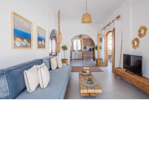 Sandy's Cycladic Style Apartment