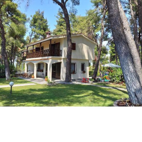 Sani villa of traditional architecture
