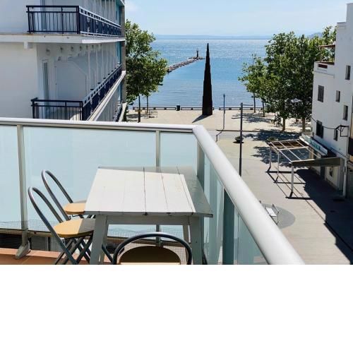 SANT ELM - Apartamento en la playa y el centro de Roses