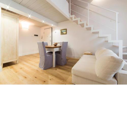 Santa Croce apartment