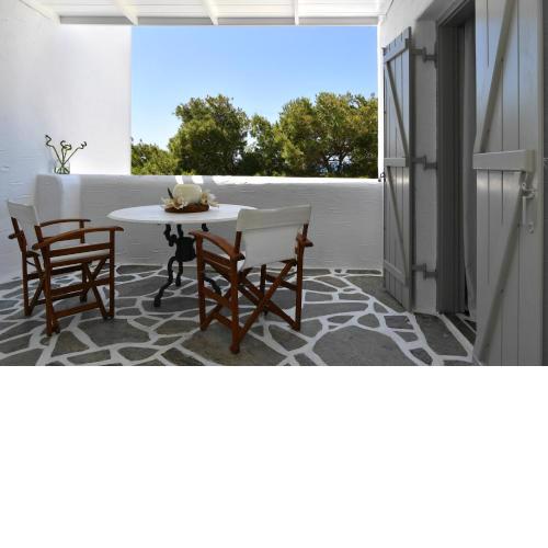 Santa Flora 3 Bedroom House â Parikiaâs Edge