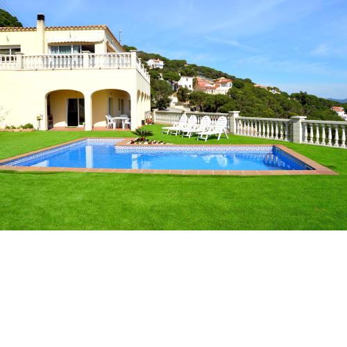 Santa Flora Holiday House