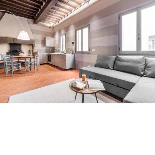 Santa Trinità Industrial Flat