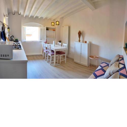 Santini House