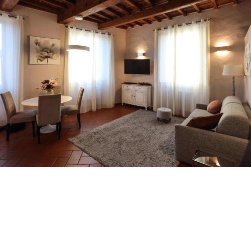 SANTO SPIRITO - Elegante appartamento in pieno centro