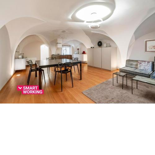 Santo Stefano Elegant Apartment by Wonderful Italy