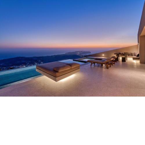 Santorini Sky, Luxury Resort