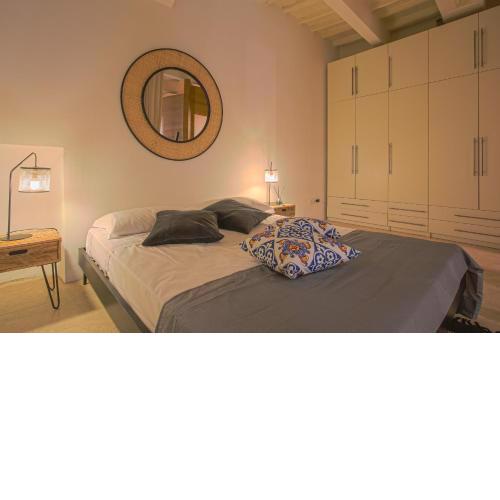 SantoSpirito Little Gem-Hosted by Sweetstay