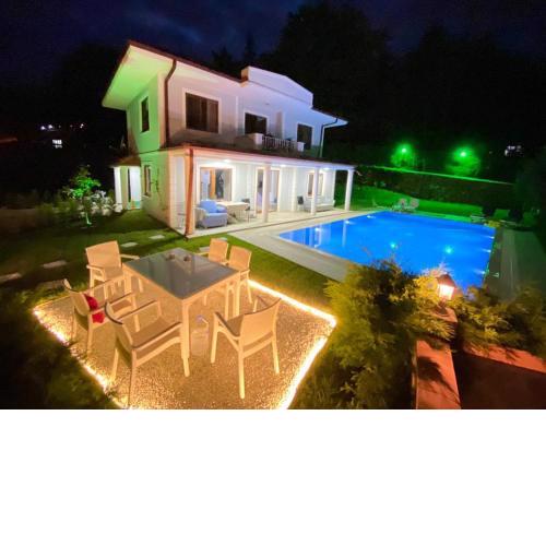 SAPANCADA GÖL MANZARALI ÖZEL HAVUZLU 3+1 VİLLA