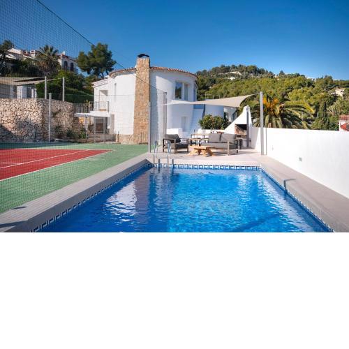Sara 4 personas, free WIFI, chill-out, private pool, private tennis court