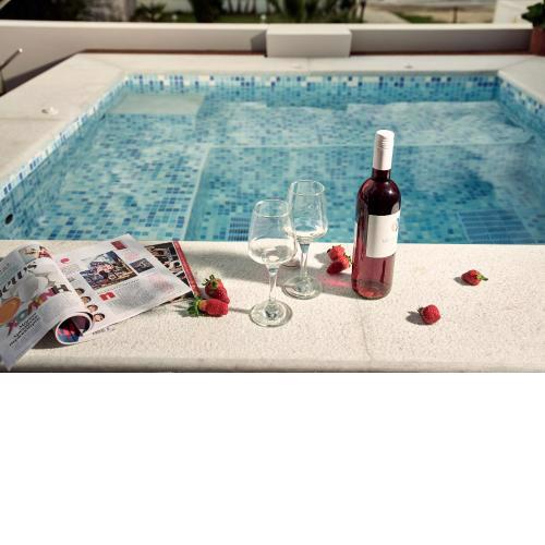 Savvas Luxury Suites