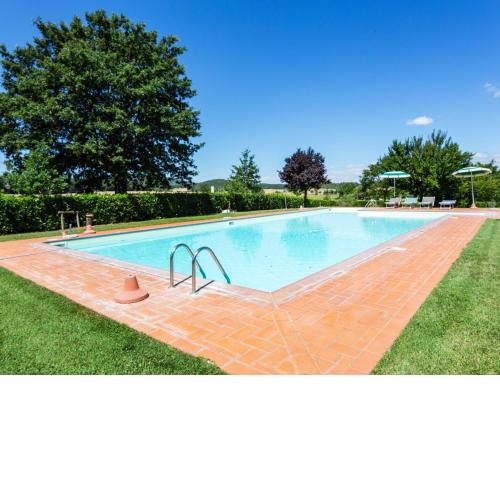 Scenic Apartment in Casole d Elsa with Pool