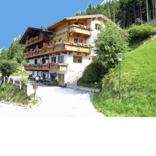 Scenic Apartment in Zell am Ziller Gerlosberg with Garden