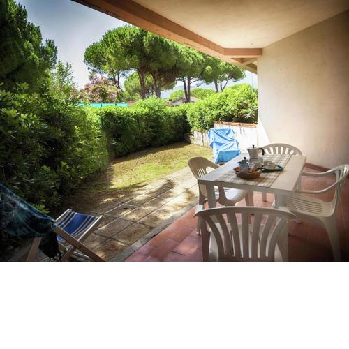 Scenic Holiday Home in Giannella near Beach