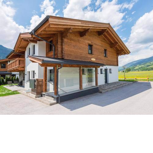 Scenic Holiday Home with Sauna in Niedernsill