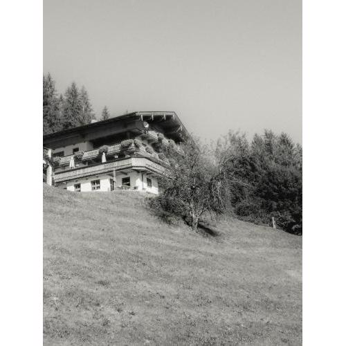 Schulhaus Tirol