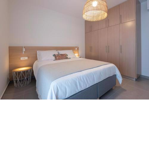 Sea and City Luxurious Apartment