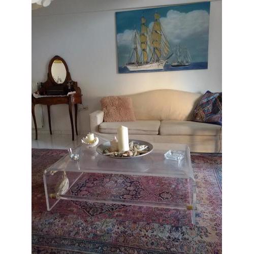Sea & City - 10 min drive to the beach & Athens Airport