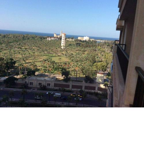 Sea & Garden View at Al-Muntazh Towers - إطلاله علي البحر و حدائق قصر المنتزه