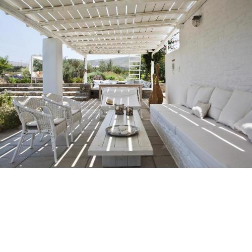 Sea Paros Holiday Villa with panoramic views over Naoussa bay