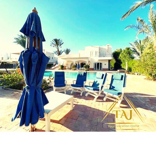 Sea View 4 Bedroom White Villa, pool and private Beach