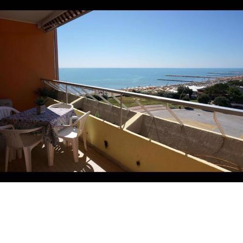 Sea view apartment for 5 people by Beahost Rentals