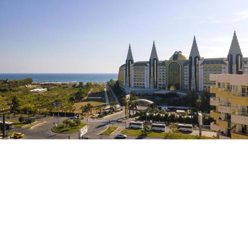 Sea View Apartment Near Beach With Balcony in Aksu