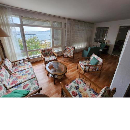 Sea View Apartment on the Coast of Heybeliada