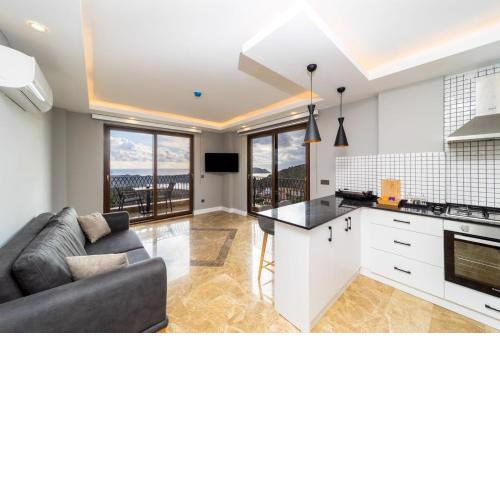Sea View Flat with Hot Tub in Antalya Kas