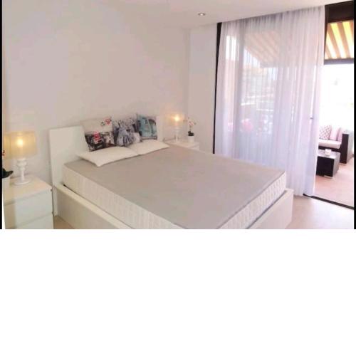 Sea View in Paradise Court