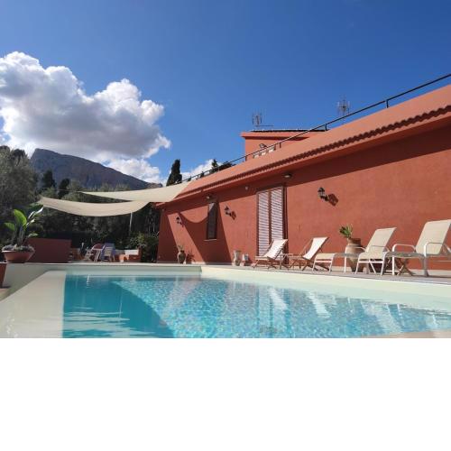 SEA VIEW Modern Villa with private pool and hydromassage next to beach.