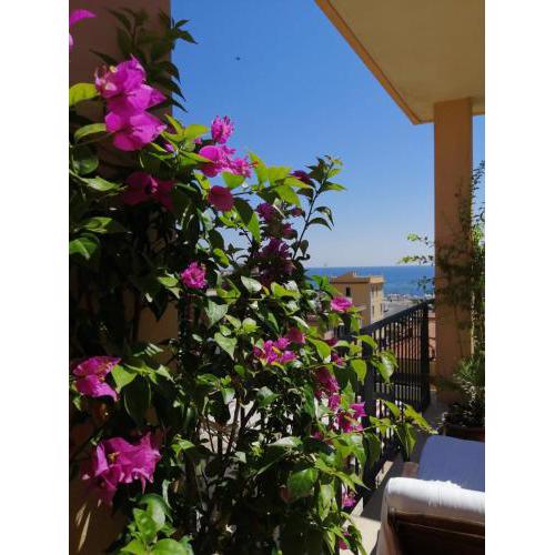 Sea view Penthouse with beautiful Terrace - Casa Verdi Jayanti