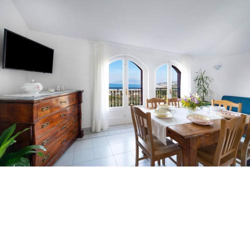 Sea view Rooftop Apartment with Jacuzzi & Garden