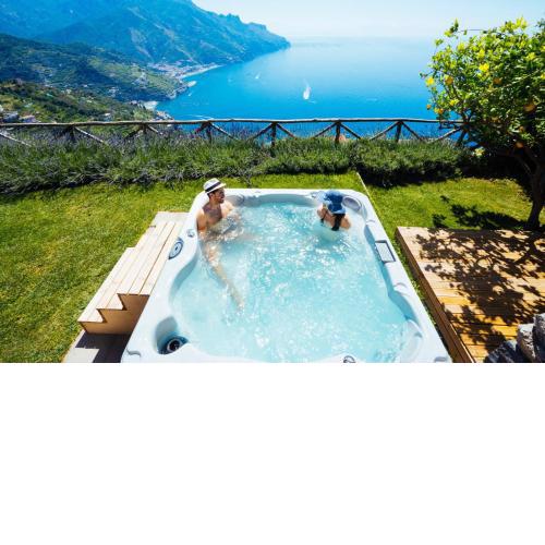 Sea View Villa in Ravello with lemon pergola, gardens and jacuzzi - Ideal for elopements