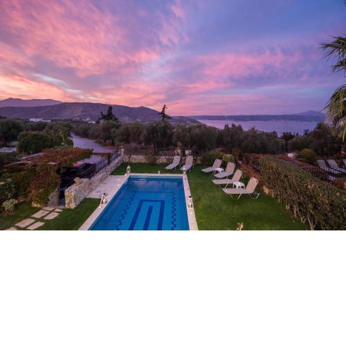 Sea view villa Manolis with private pool near the beach