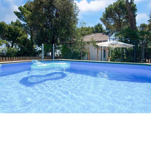 Sea view villa with private pool 2km from the beach