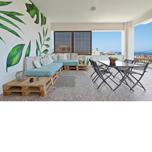 Sea,City & Mountain View Apartment