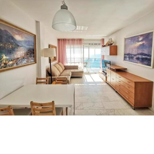Seafront apartment in Blanes