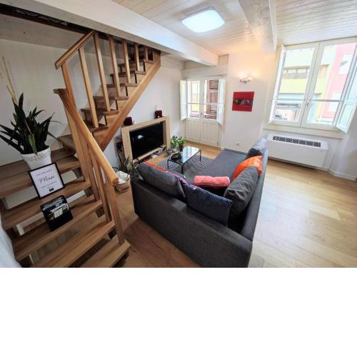 Seafront apartment in Sardegna near Molo fishing river