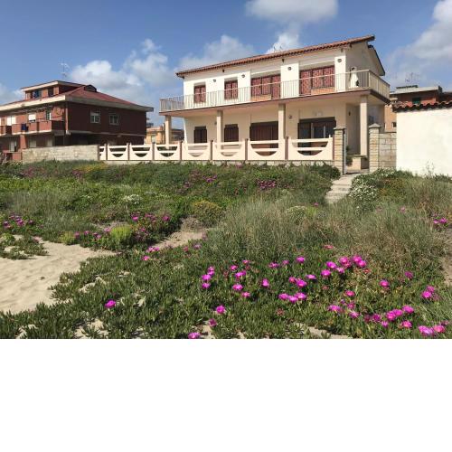 Seafront apartment in Villa , near Rome