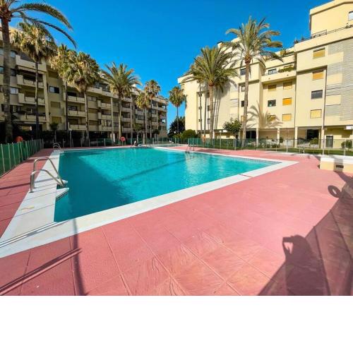 SEAFRONT Apartment with Direct Access to the BEACH