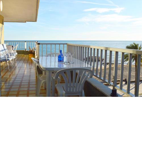 Seafront fully renovated apart amazing terrace